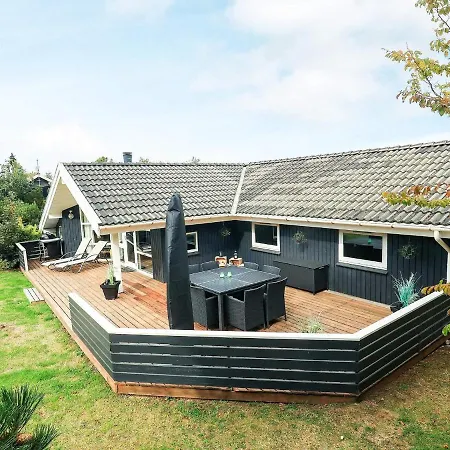 Four-bedroom In 1 호텔 Nordenbro Vesteregn